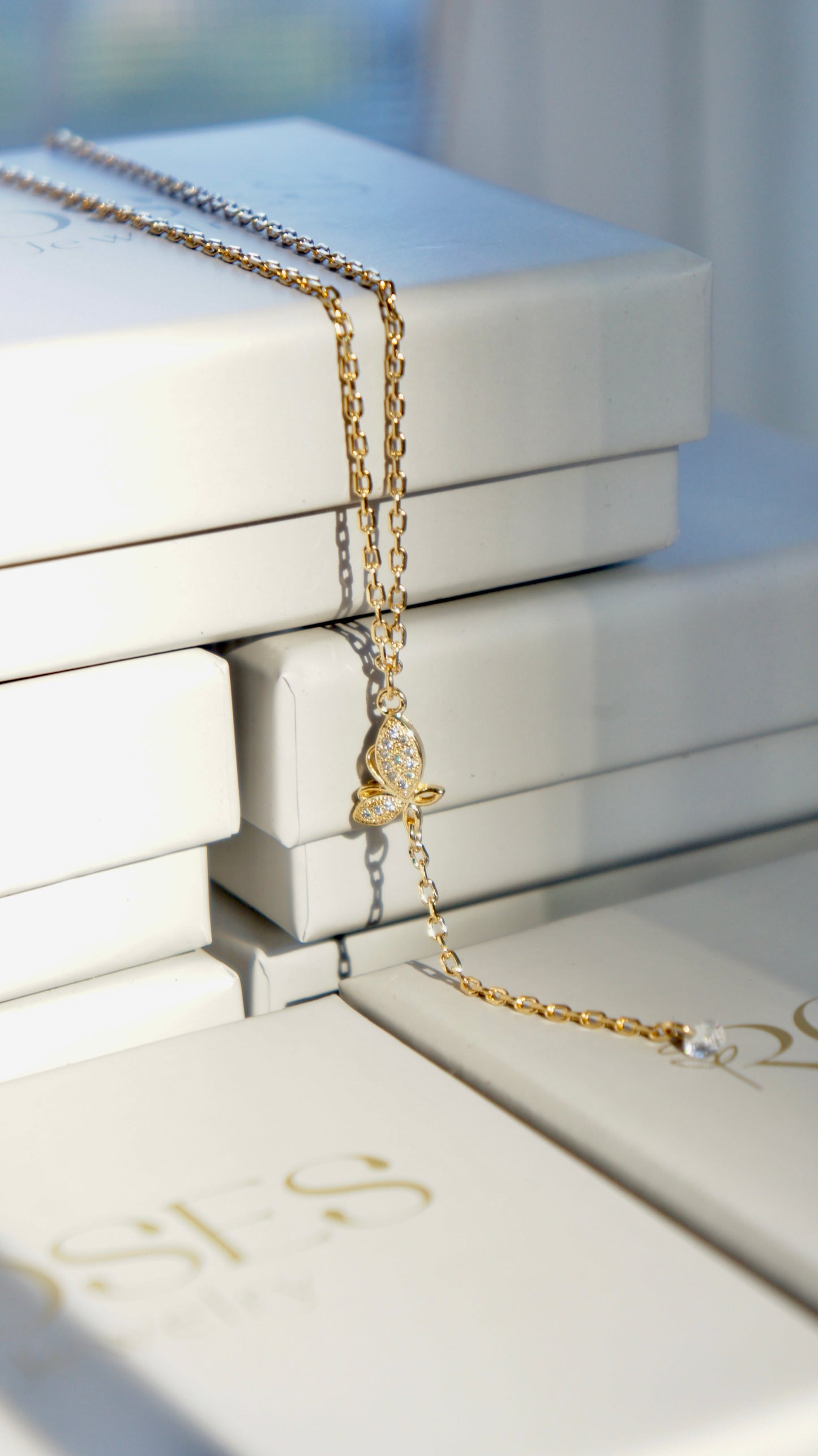 Liselotte lariat Necklace