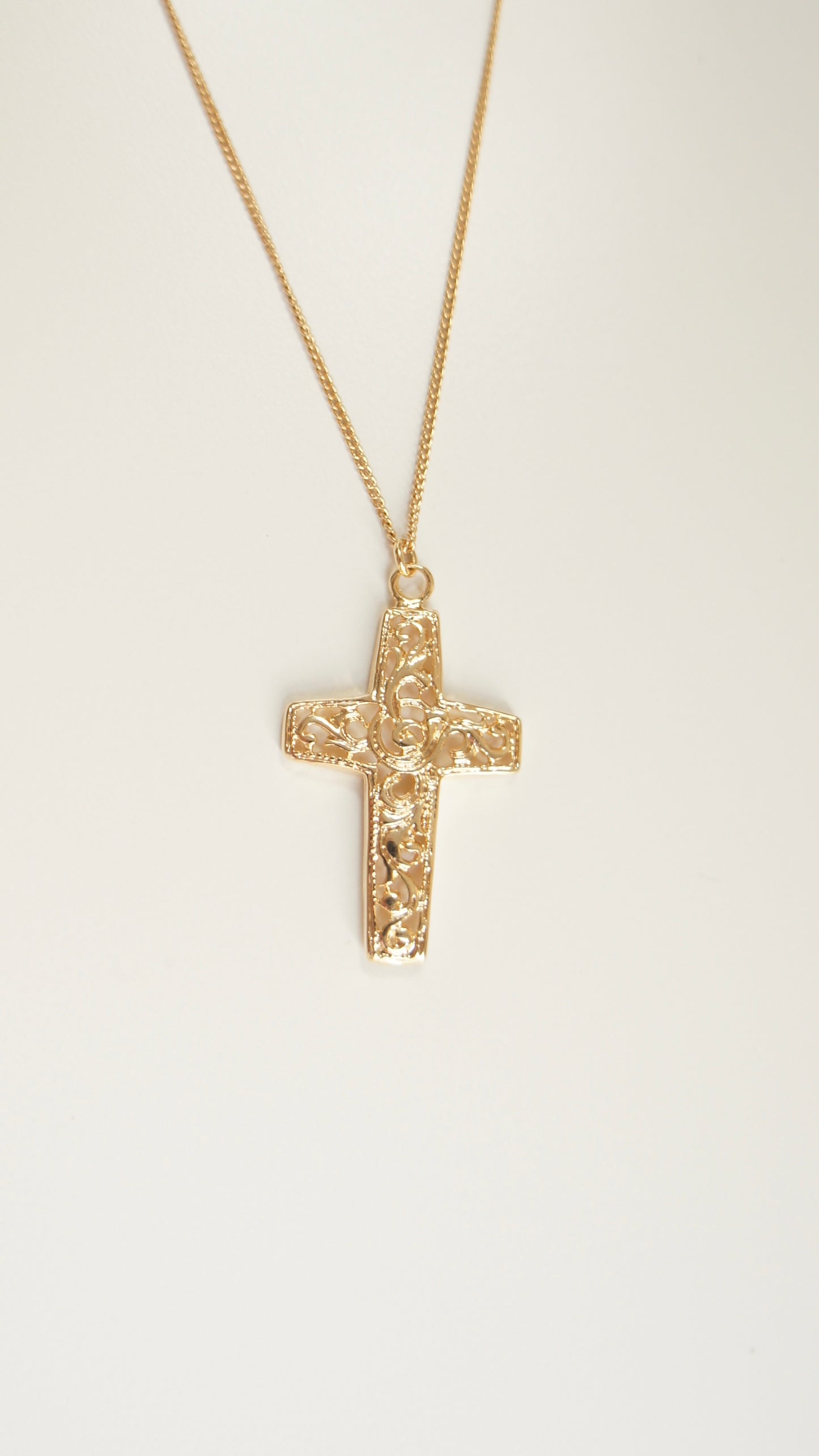 Cruz Necklace