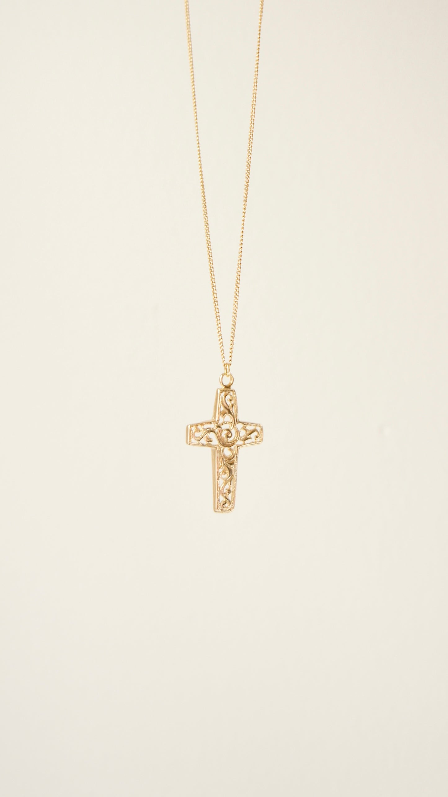 Cruz Necklace