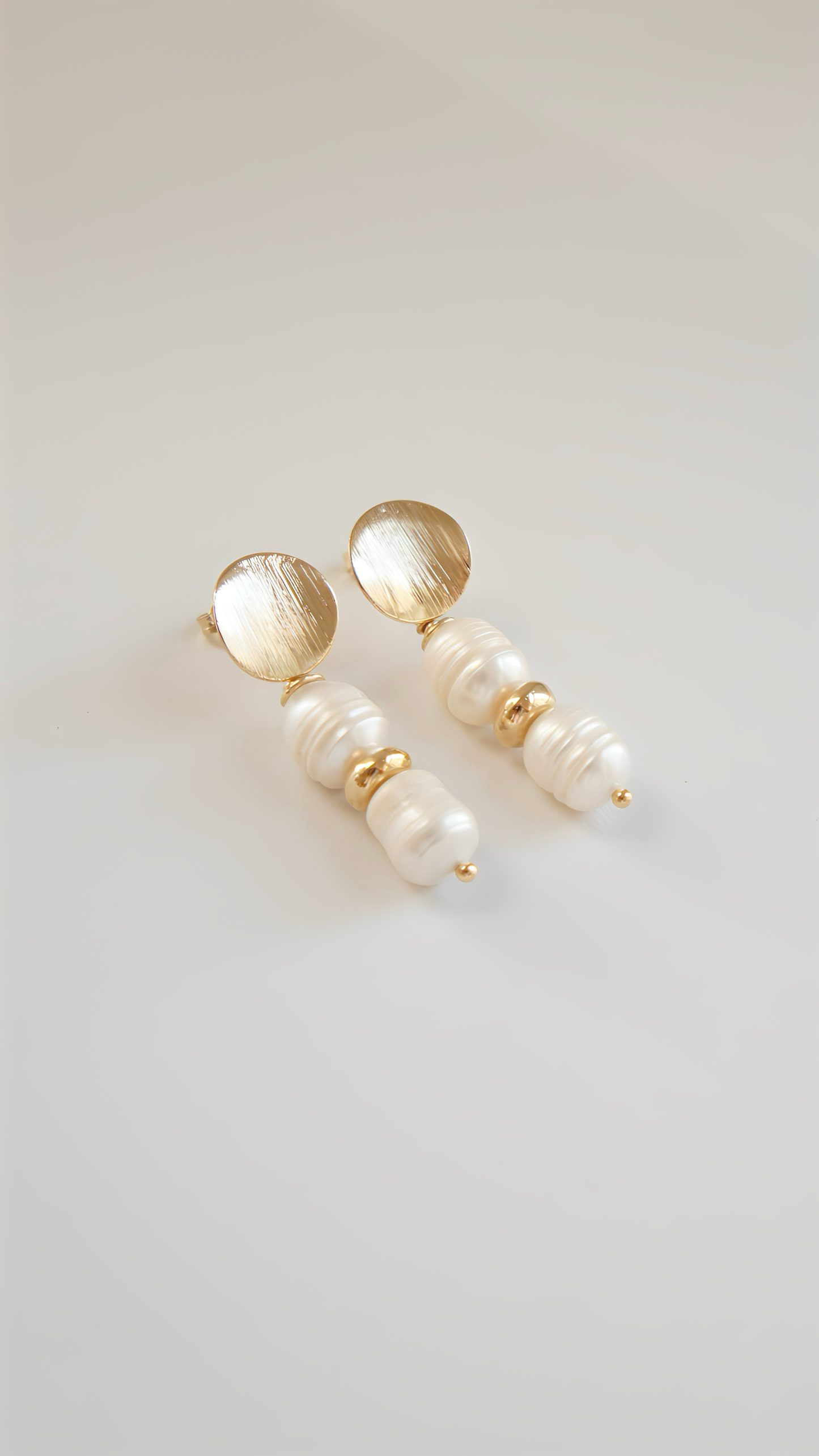 Tierra Pearl Earrings