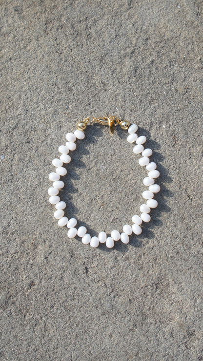 Thalina Pearl Bracelet